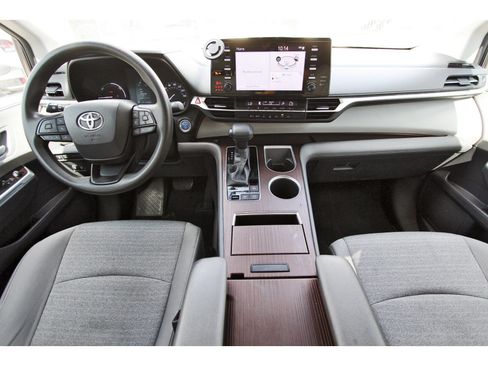 Used 2022 Toyota Sienna LE FWD image 13
