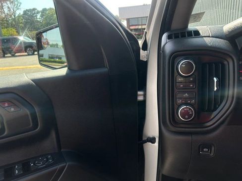 Used 2019 Chevrolet Silverado 1500 Custom Trail Boss w/ Custom Convenience Package AWD/4WD image 14