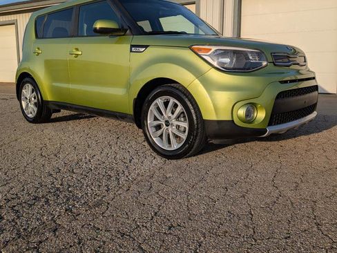 Used 2017 Kia Soul + FWD image 4