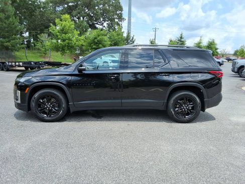 Used 2022 Chevrolet Traverse LT w/ Midnight/Sport Edition AWD/4WD image 8