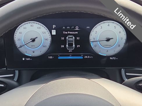 Used 2025 Hyundai Elantra Limited FWD image 22