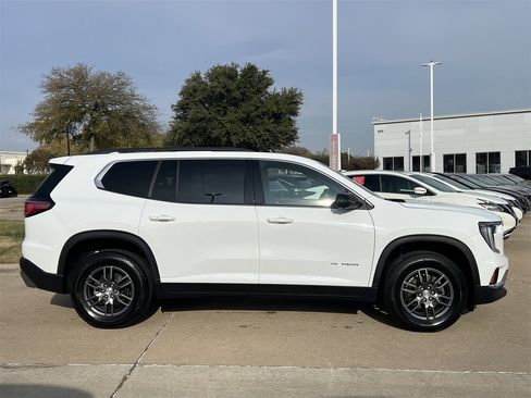 Used 2025 GMC Acadia Elevation image 6