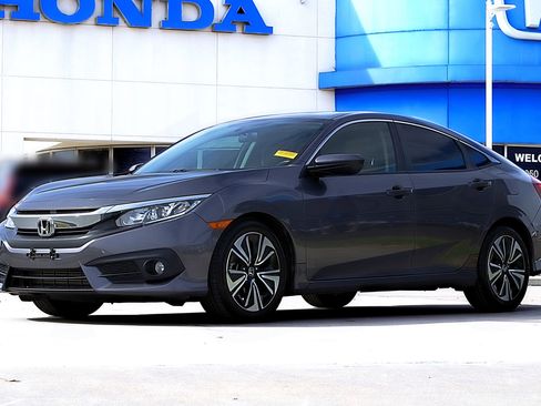 Used 2018 Honda Civic EX-T image 1