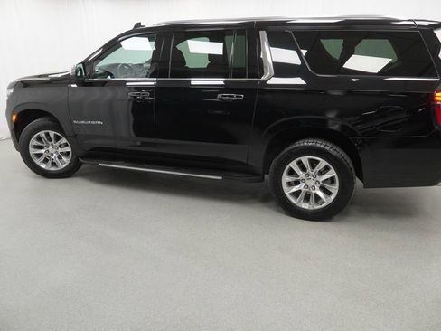 Used 2024 Chevrolet Suburban Premier image 15