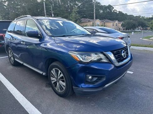 Used 2020 Nissan Pathfinder SV FWD image 1