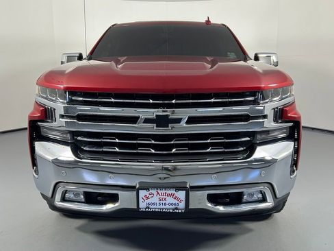 Used 2021 Chevrolet Silverado 1500 LTZ AWD/4WD image 2