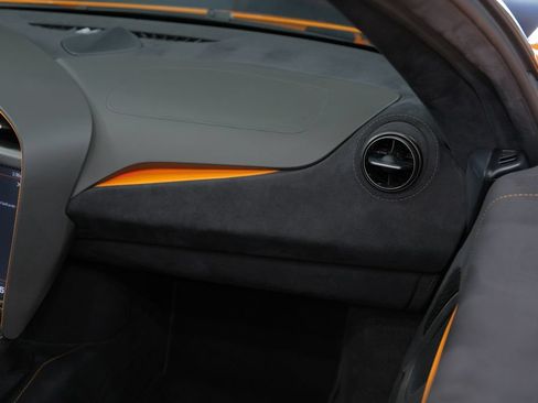 Used 2020 McLaren 720S Spider RWD image 39