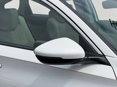 Used 2019 Honda Accord Touring image 10