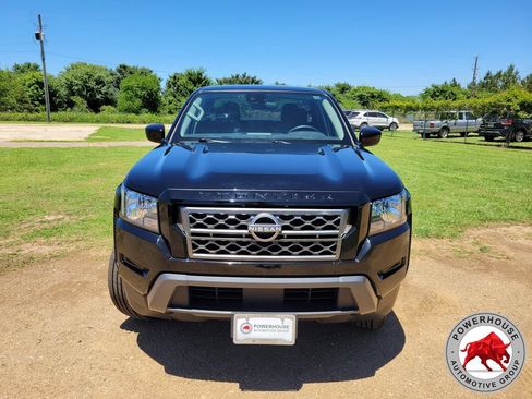 Used 2023 Nissan Frontier SV RWD image 9