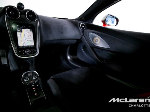 Used 2019 McLaren 600LT RWD image 16