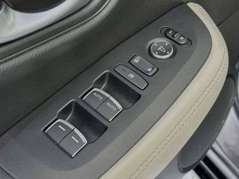 Certified 2026 Honda HR-V EX-L image 17