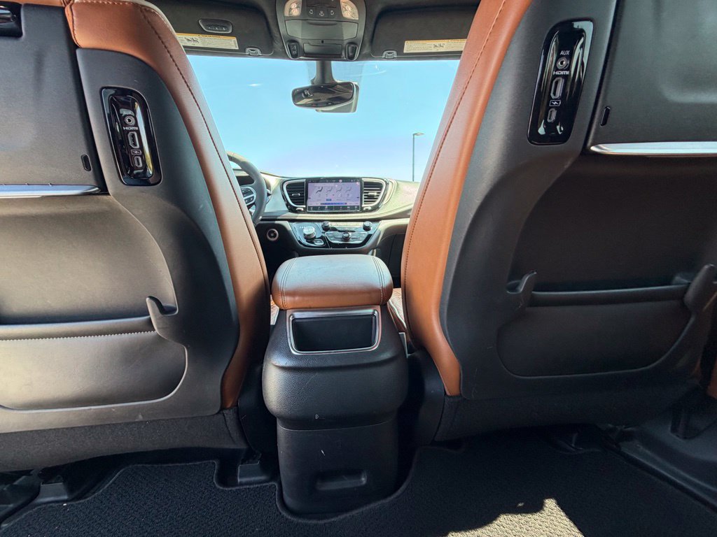 Used 2024 Chrysler Pacifica Pinnacle FWD image 44
