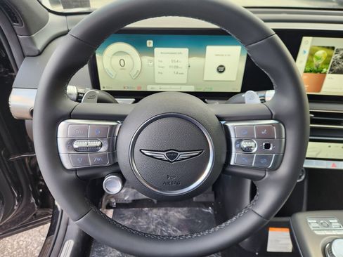 Used 2025 Genesis GV60 Advanced image 9