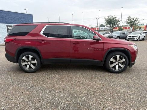 Used 2019 Chevrolet Traverse LT w/ LT Premium Package AWD/4WD image 6