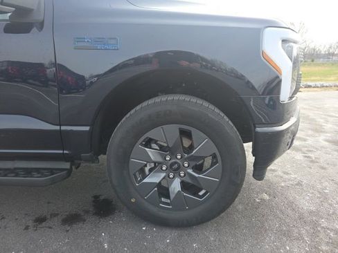 Used 2025 Ford F150 Lightning Flash image 5