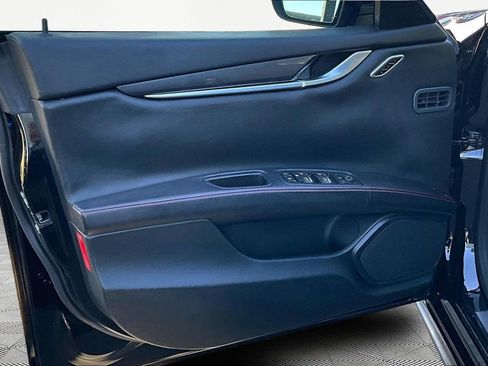 Used 2017 Maserati Ghibli image 19