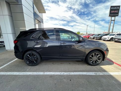 Used 2023 Chevrolet Equinox RS image 4