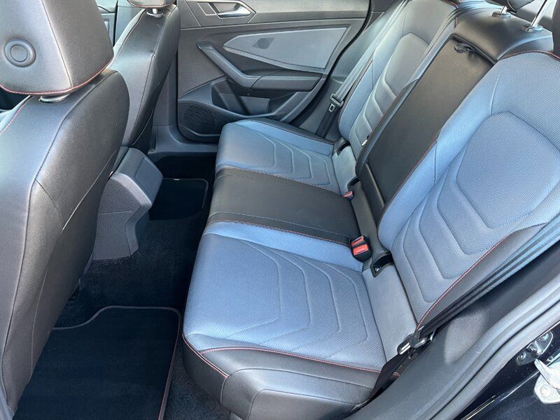 Used 2025 Volkswagen Jetta GLI Autobahn FWD image 10