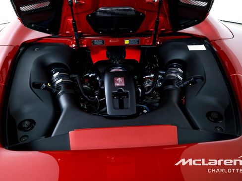 Used 2022 Ferrari F8 Tributo image 25