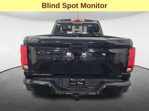 Used 2024 Chevrolet Colorado LT w/ LT Convenience Package III AWD/4WD image 7