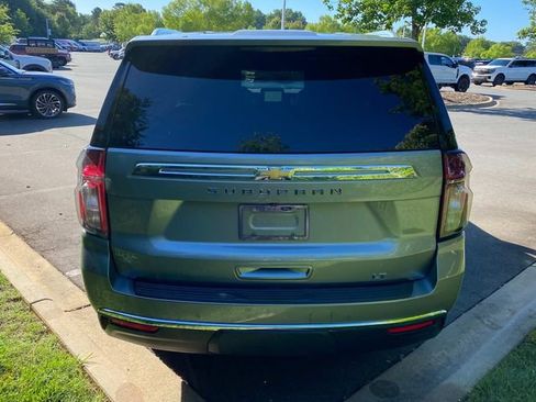 Used 2024 Chevrolet Suburban LT w/ Luxury Package AWD/4WD image 33
