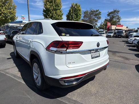 Used 2020 Volkswagen Atlas Cross Sport SE w/ Panoramic Sunroof Package FWD image 6