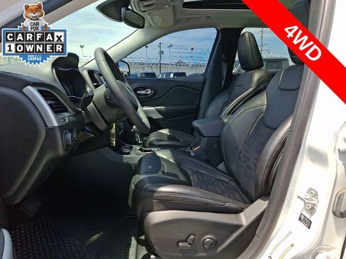 Used 2022 Jeep Cherokee Latitude w/ Sun & Sound Group AWD/4WD image 13