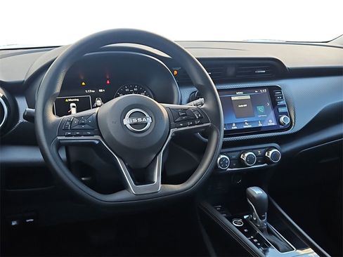 Used 2024 Nissan Kicks SV image 17