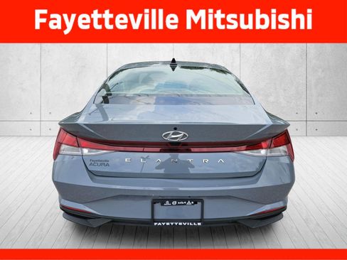 Used 2023 Hyundai Elantra SEL FWD image 6