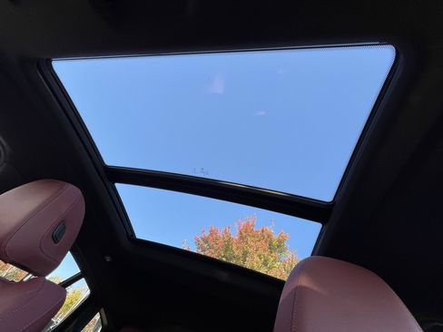 Used 2024 BMW X4 xDrive30i w/ Premium Package image 28