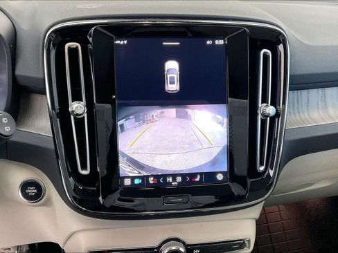 Used 2023 Volvo XC40 B5 Plus w/ Protection Package Premier image 31