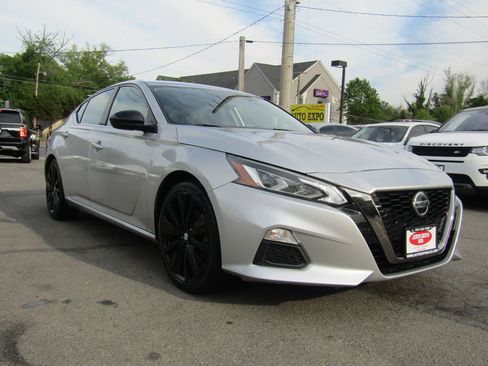 Used 2019 Nissan Altima 2.5 SR FWD image 1