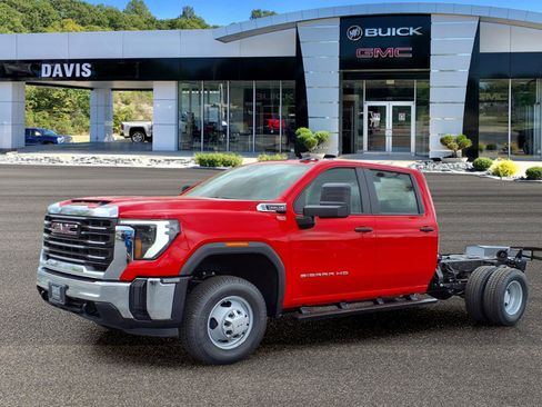 New 2026 GMC Sierra 3500 Pro AWD/4WD image 2