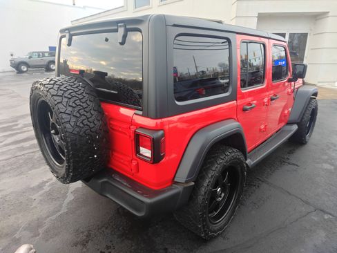 Used 2018 Jeep Wrangler Unlimited Sport S AWD/4WD image 5