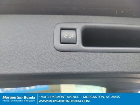 Used 2023 Toyota Highlander XLE FWD image 29