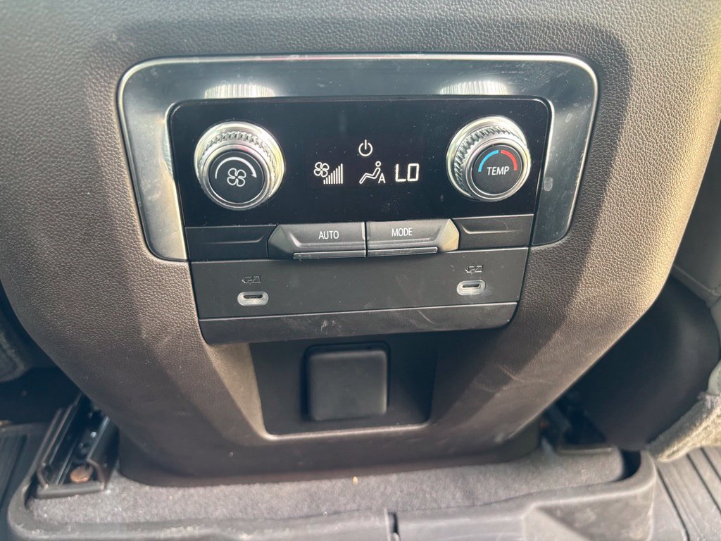 Used 2021 GMC Yukon XL SLT RWD image 22