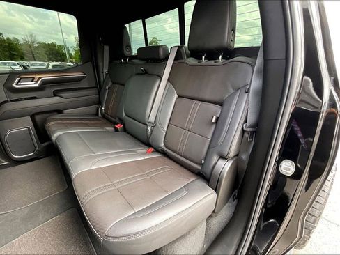 Used 2022 Chevrolet Silverado 1500 High Country w/ Technology Package AWD/4WD image 37
