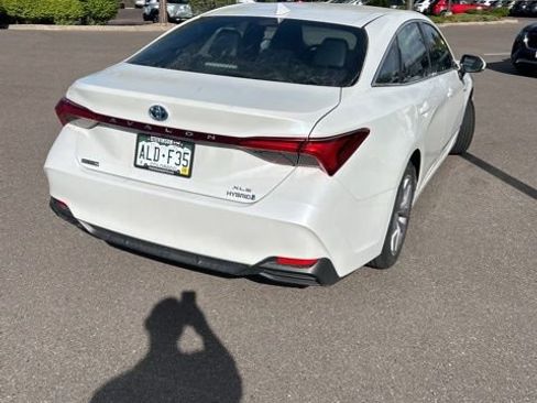 Used 2021 Toyota Avalon XLE FWD image 3