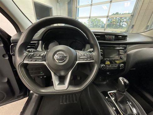 Used 2018 Nissan Rogue Sport S image 13