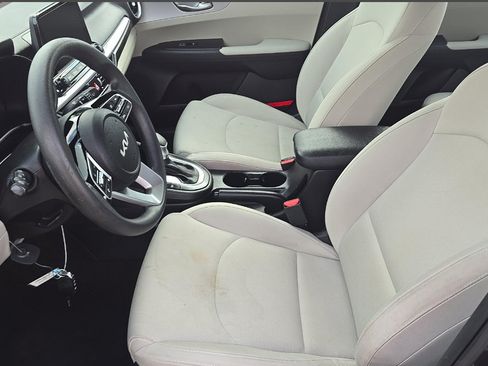 Used 2022 Kia Forte LXS FWD image 8