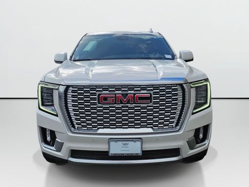 Used 2024 GMC Yukon Denali w/ Denali Reserve Package AWD/4WD image 10