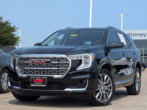 Used 2023 GMC Terrain Denali w/ Denali Premium Package AWD/4WD image 2