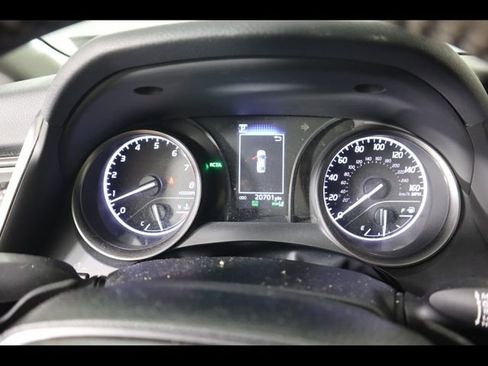 Used 2024 Toyota Camry SE image 27