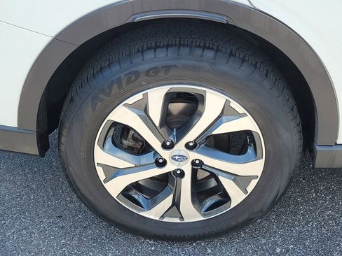 Certified 2022 Subaru Outback Touring AWD/4WD image 7