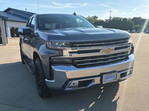 Used 2019 Chevrolet Silverado 1500 LTZ w/ LTZ Premium Package AWD/4WD image 34