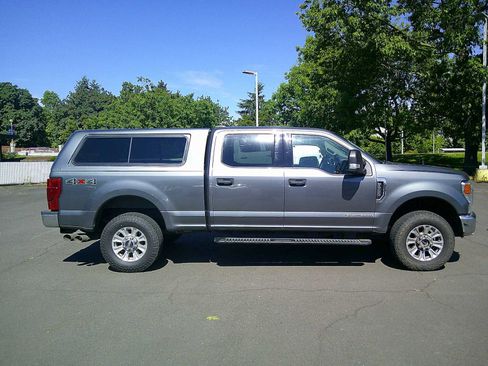 Used 2022 Ford F250 XLT AWD/4WD image 6