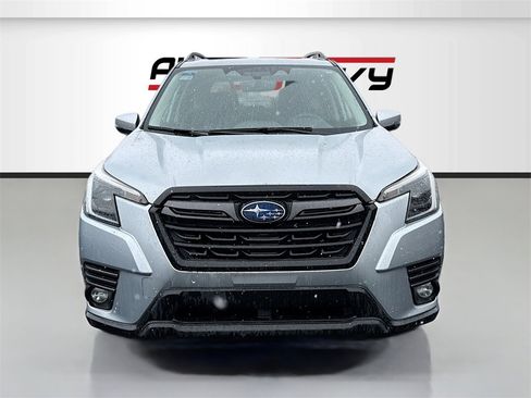 Used 2024 Subaru Forester Limited image 2