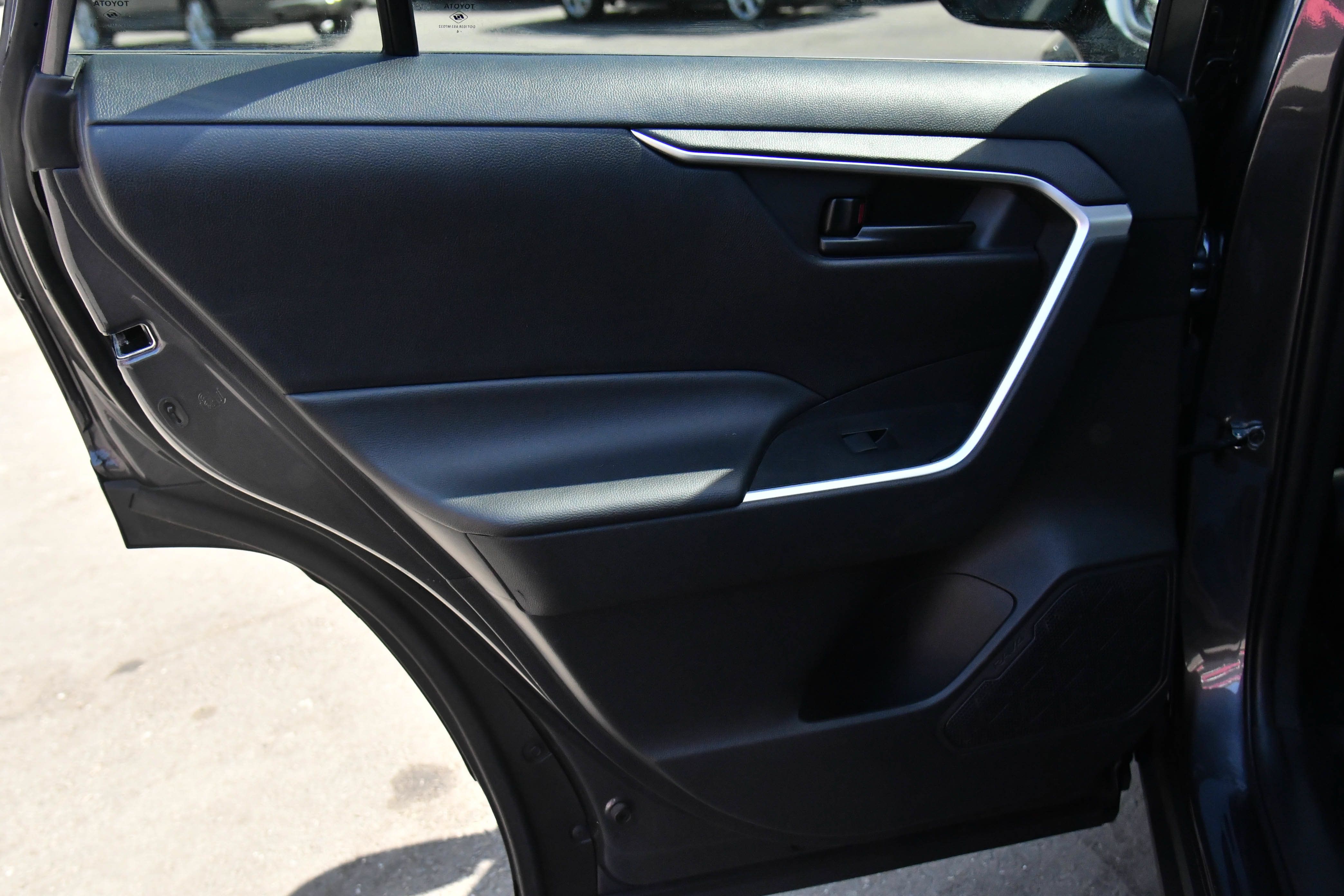 Used 2024 Toyota RAV4 LE AWD/4WD image 34