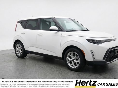 Used 2025 Kia Soul LX w/ LX Technology Package FWD image 1
