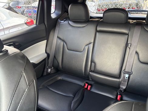 Used 2025 Jeep Compass Limited AWD/4WD image 40
